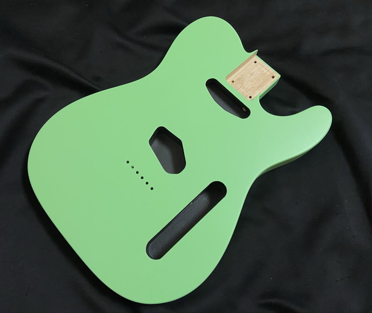 テレキャスター ボディ(No4)アルダーニトロサテン塗装サーフグリーンカラー_画像3
