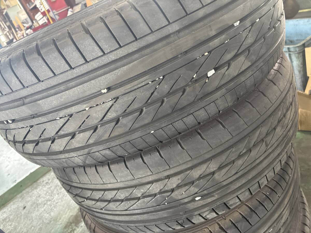 GOODYEAR グッドイヤーナスカー　ホワイトレター　215/60R17 109/107R 中古4本バリ山