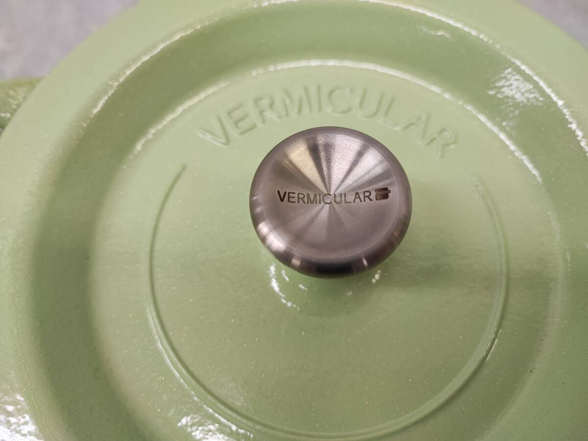 ★◆【保管品】VERMICULAR バーミキュラ 両手鍋 22ｃｍ グリーン 鋳物ホーロー鍋 日本制 80サイズ