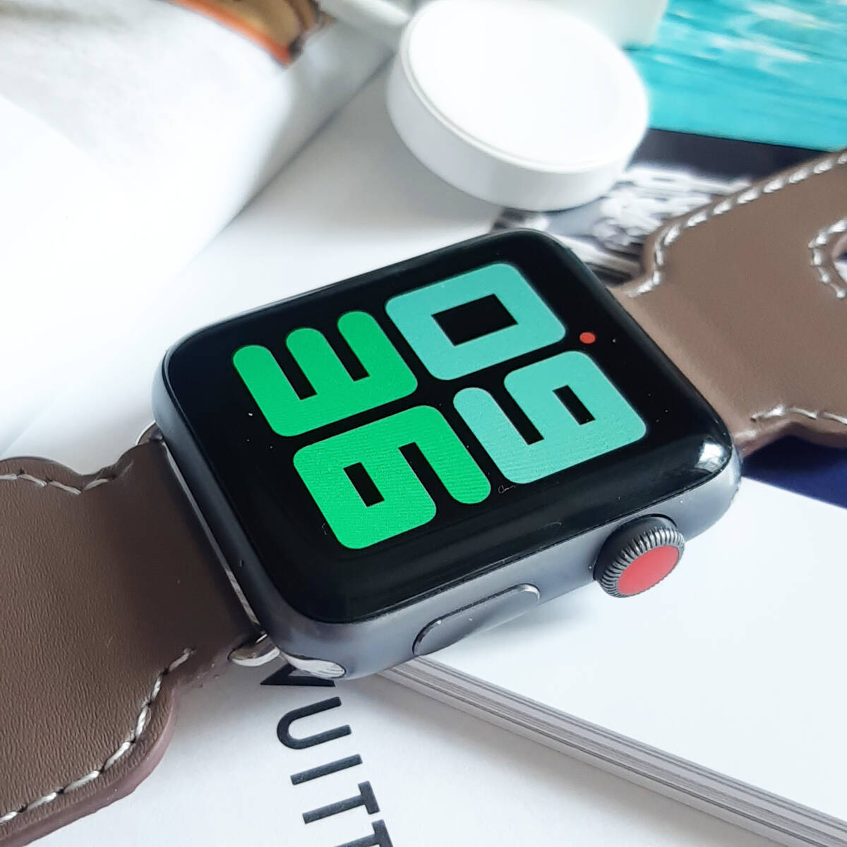 95% Apple Watch シリーズ3 42mm LTE(セルラ) アップルウォッチ JTA02