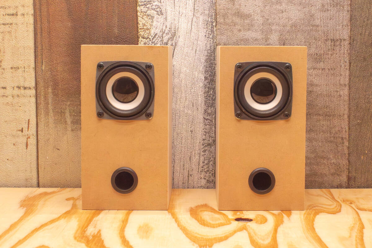 【訳アリ処分品】 組立済 9mm厚 MDF 前面バスレフ エンクロージャー スピーカー　キャン ドゥ ワッツ 550円 スピーカー