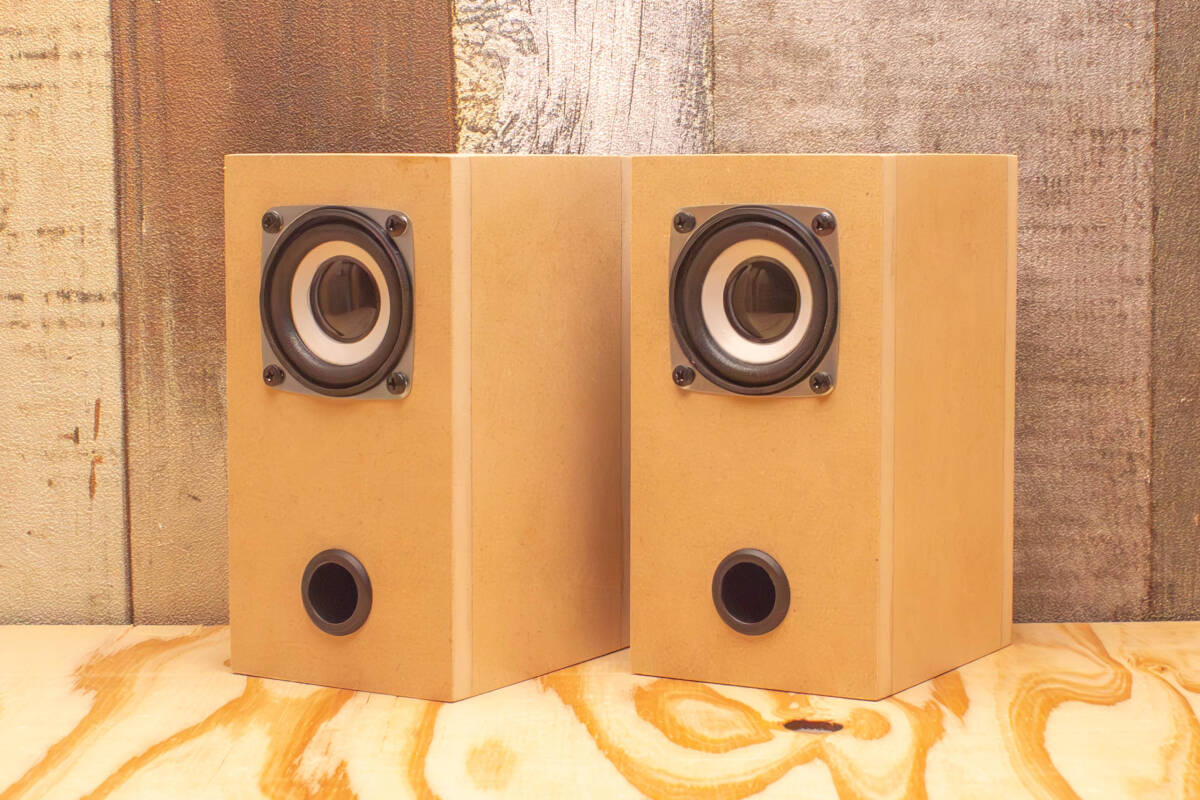 【訳アリ処分品】 組立済 9mm厚 MDF 前面バスレフ エンクロージャー スピーカー　キャン ドゥ ワッツ 550円 スピーカー