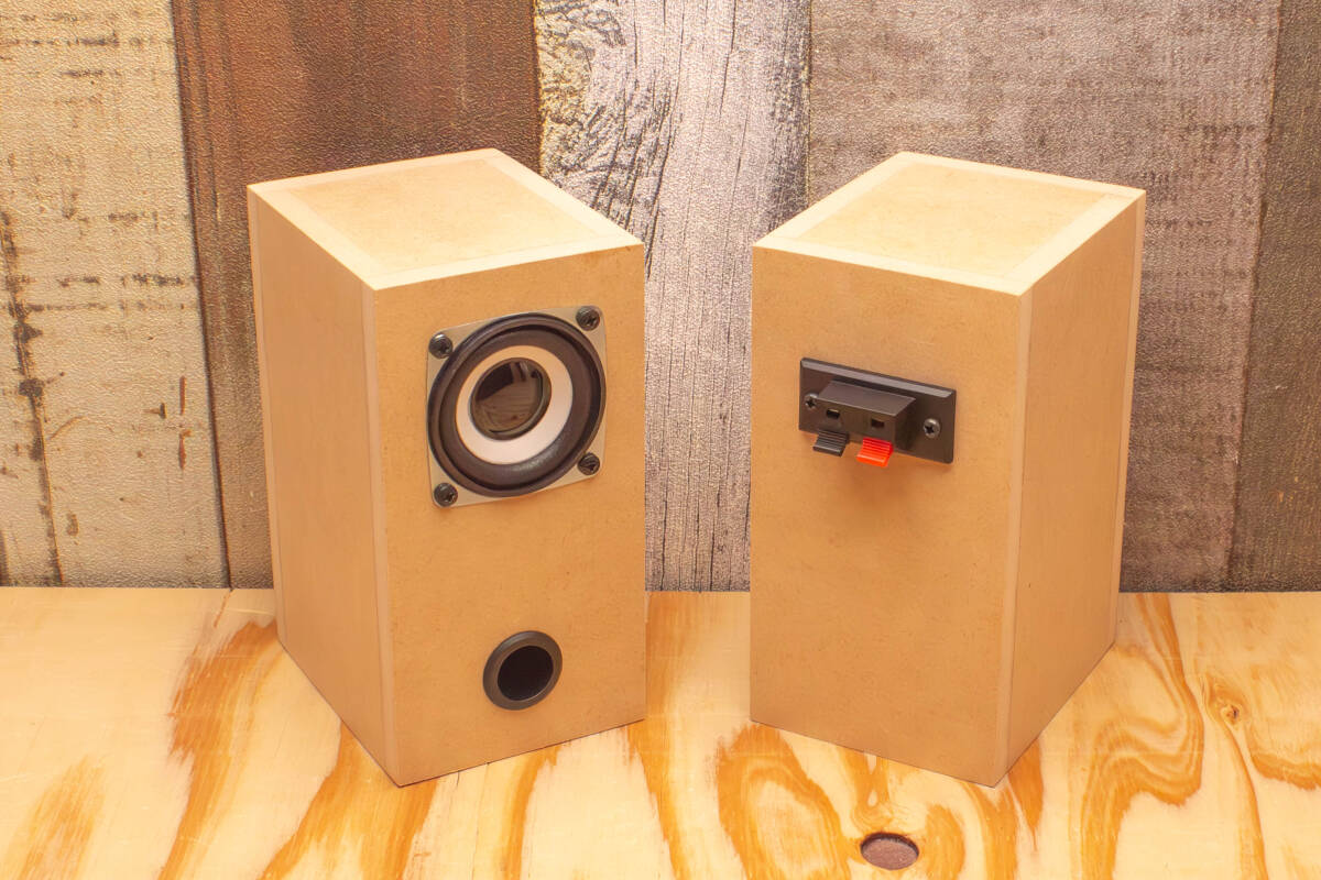 【訳アリ処分品】 組立済 9mm厚 MDF 前面バスレフ エンクロージャー スピーカー　キャン ドゥ ワッツ 550円 スピーカー