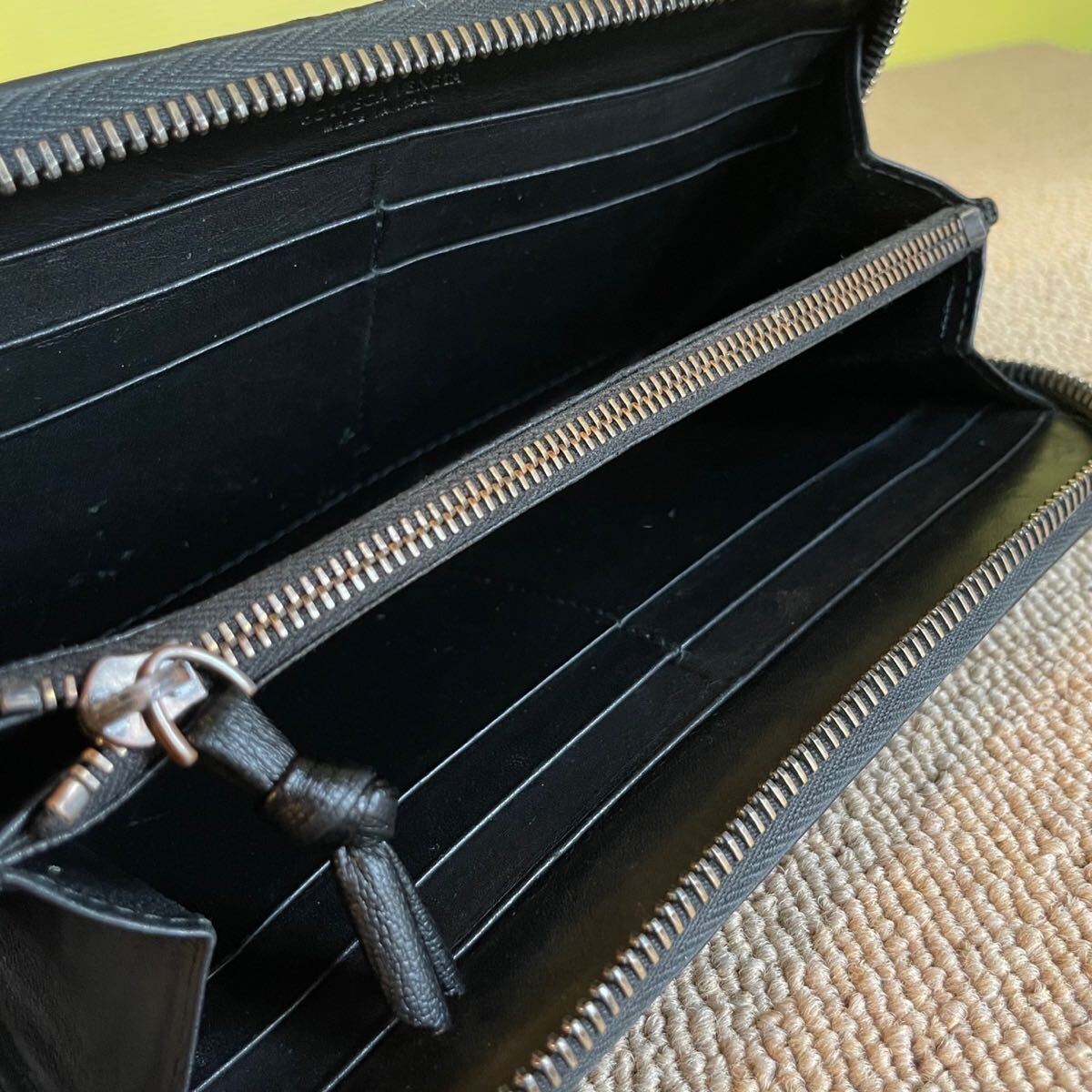 一円　美品　 カーフモデル　BOTTEGA VENETA ボッテガヴェネタ　 イントレチャート　 長(zhǎng)財(cái)布　 ラウンドファスナー　 ブラック　 