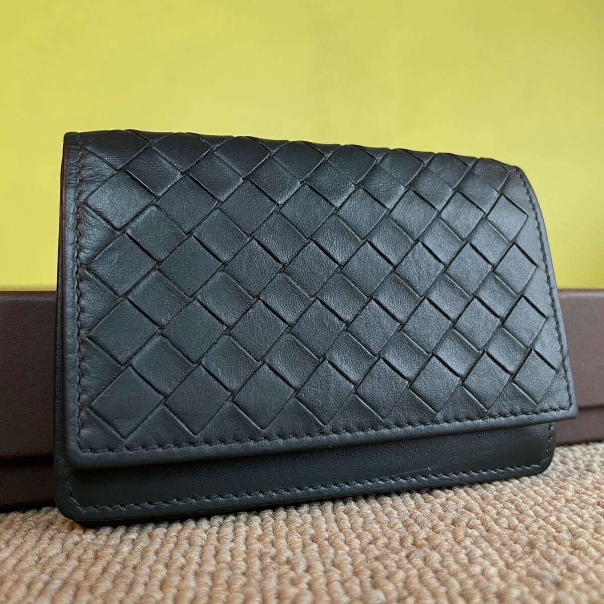 一円　美品　 ボッテガヴェネタ　 BOTTEGA VENETA イントレチャート カードケース 名刺入れ レザー カード入れ ブラック 財(cái)布
