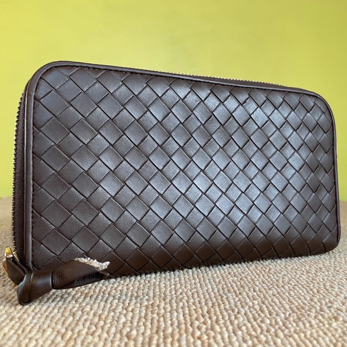一円　極美品　 BOTTEGA VENETA ボッテガヴェネタ　 長財布　 イントレチャート　 ラウンドファスナー　 ロングウォレット　ブラウン系