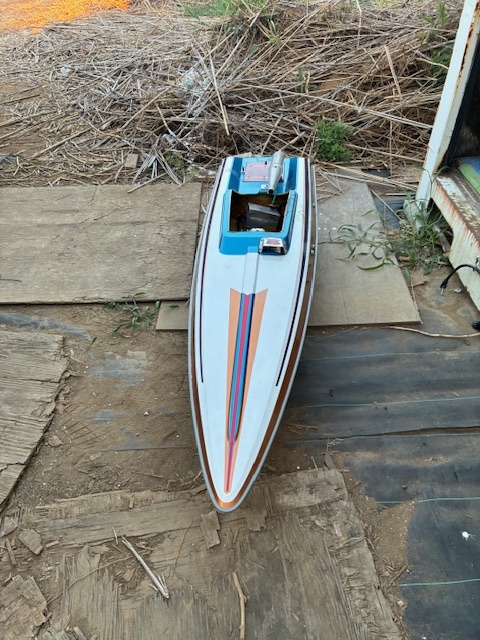 ★ジャンク品 全長約170cm 　当時物　ラジコンモーターボート中古品 【引き取り希望 千葉県千葉市稲毛区穴川付近 】★_画像1