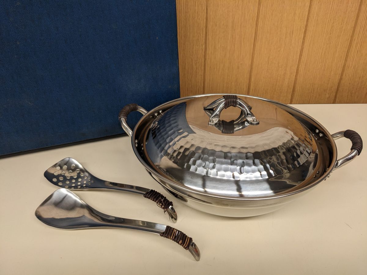 ii694■【デッドストック】ステンレス製のしゃぶしゃぶ鍋 18-8 湯豆腐鍋 1～4人用 両手鍋 蓋付き 卓上鍋 調理器具/100_画像1