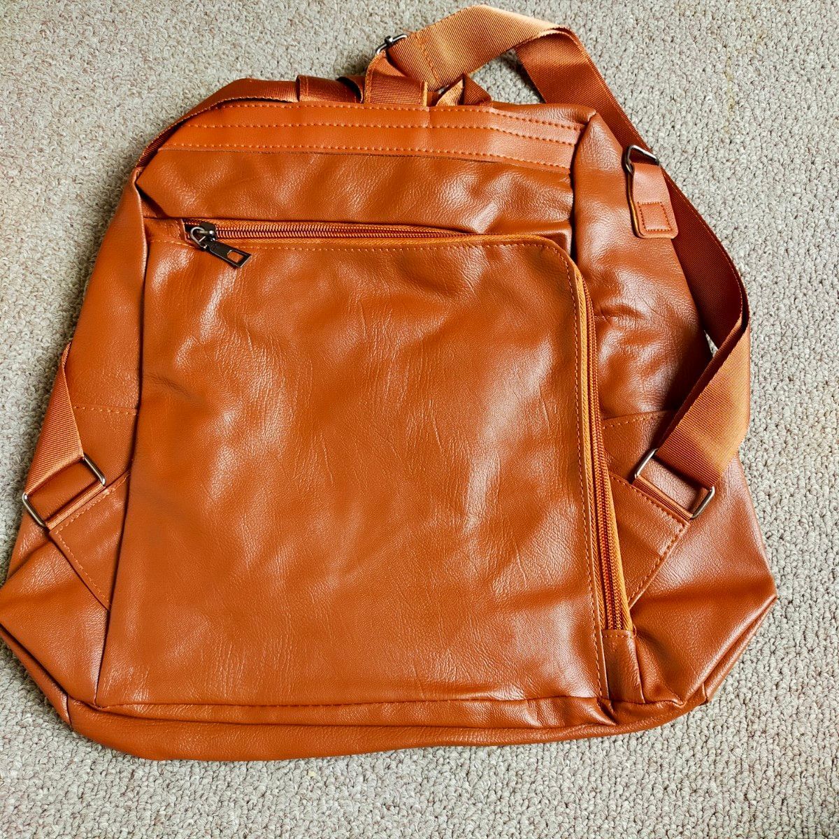 ブラウン レザー調 3way 大容量リュック 軽量 背面ファスナー 防犯 A4収納 通勤 通学 旅行 合皮ブラウンリュック 3way_画像6