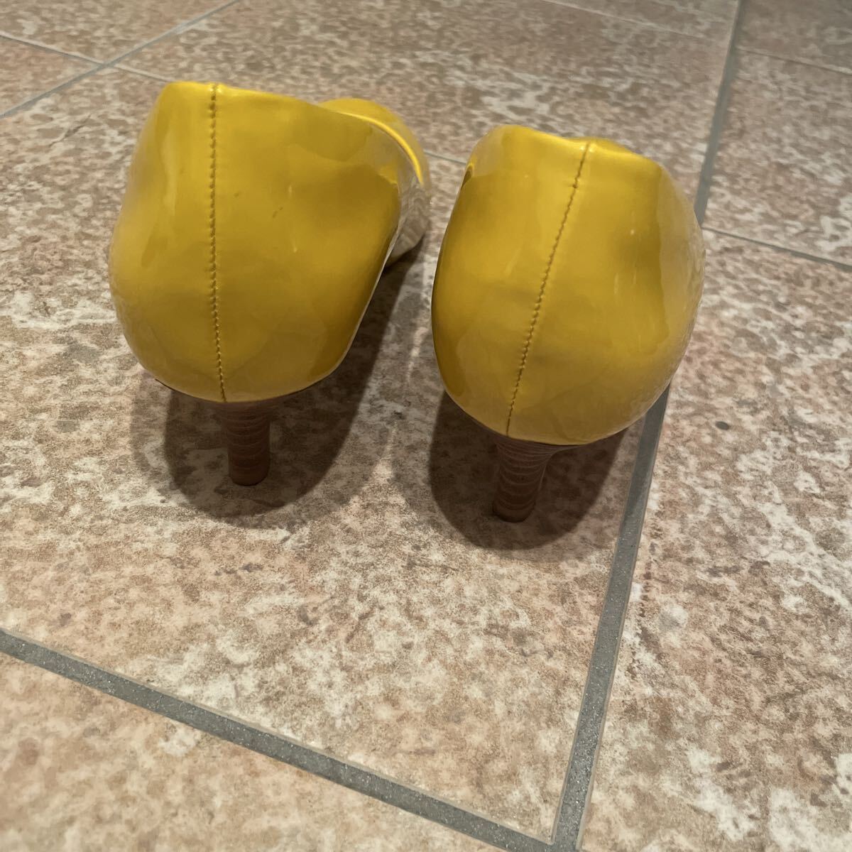 パンプス 黄色 ヒール_画像2