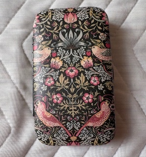 未使用★ウィリアム・モリス★グルーミングキット★いちご泥棒柄★身だしなみ8点セット★オトナミューズ 2024年 3月号 付録 _画像3