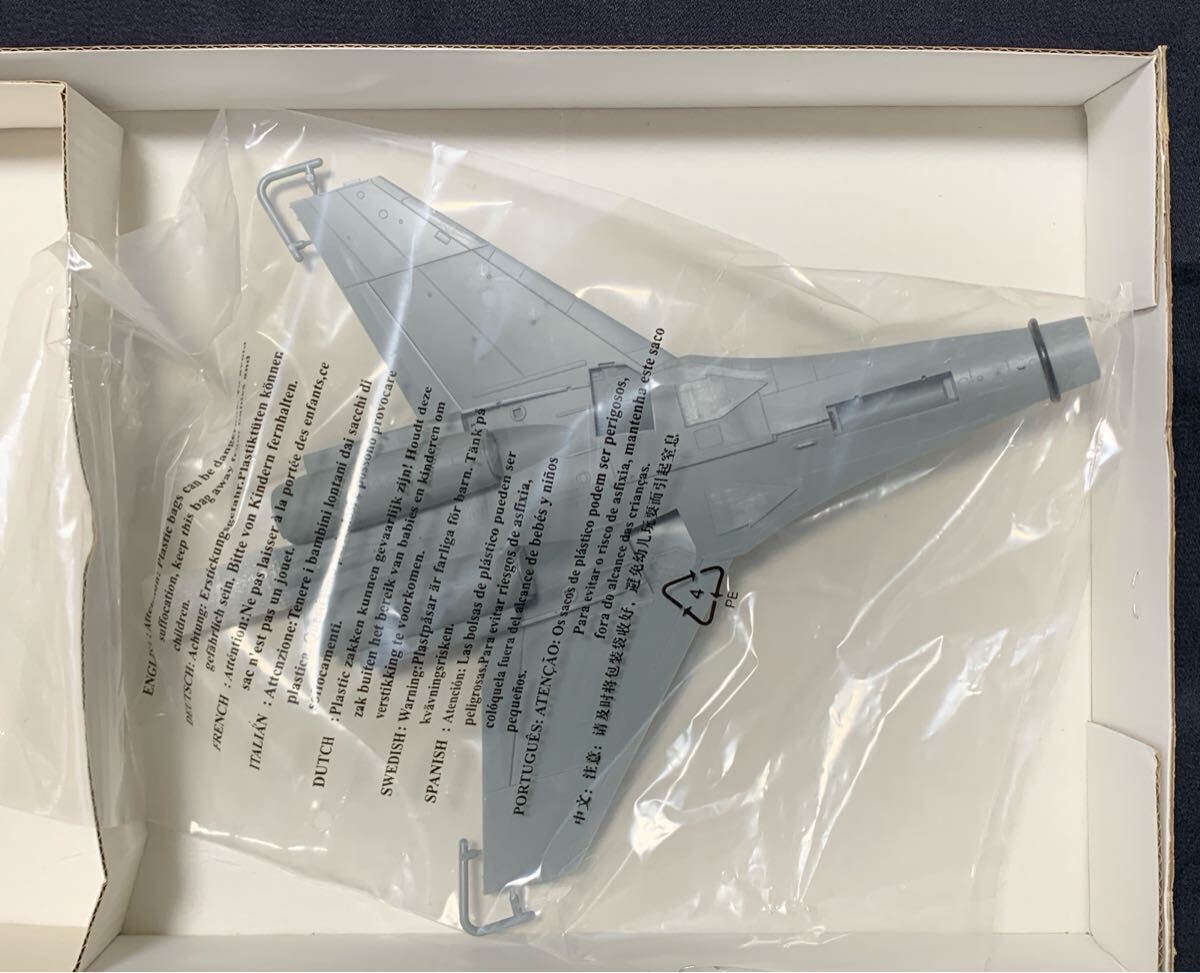 トランぺッター 1/72 スホーイ Su-30MKK フランカーG 内袋未開封 中国空軍 入手困難品 Flanker TRUMPETER 未組立_画像3