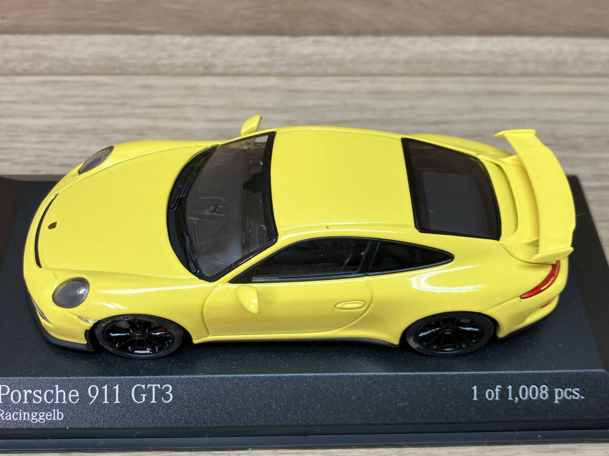 16. 極美品 ミニチャンプス 1/43　Porsche 911 GT3 2013 yellow　Porsche 911(991.2) GT2RS Weissach PaKet 2018 Red　まとめて 2臺