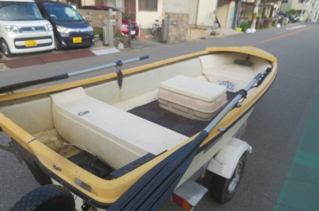 ヤマハフィッシュ１２　タイヤ付きFRP艇