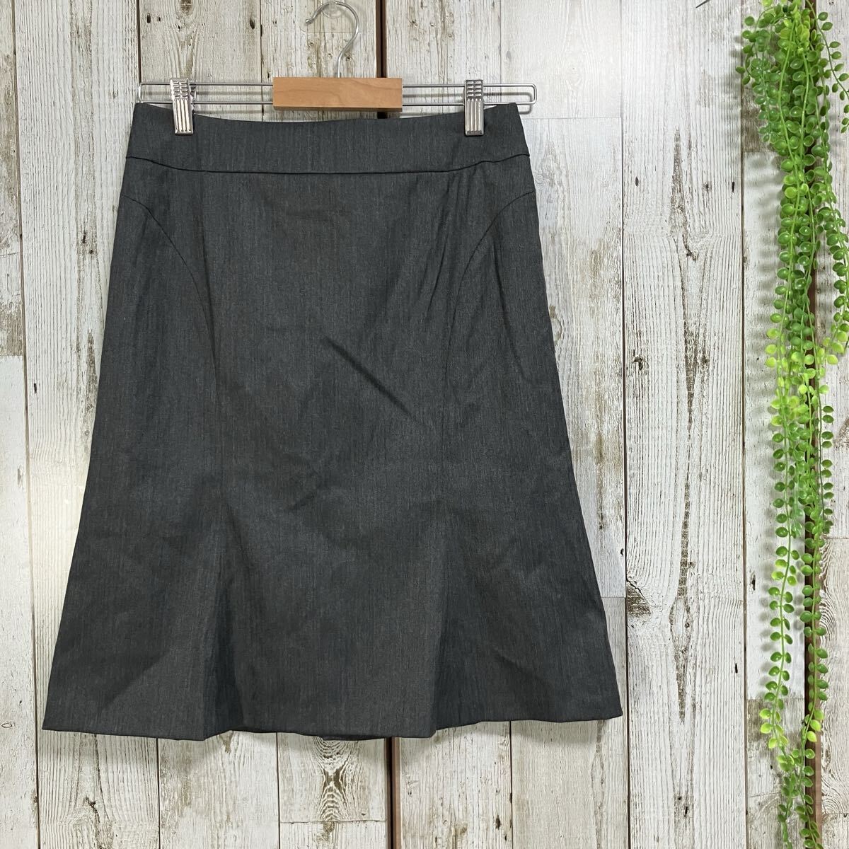 ☆UNTITLED アンタイトル☆美品☆日本製☆スカート ひざ丈 タイト グレー [2] M レディース 裏地あり ウール混 [送料無料☆匿名配送] g6031_画像1