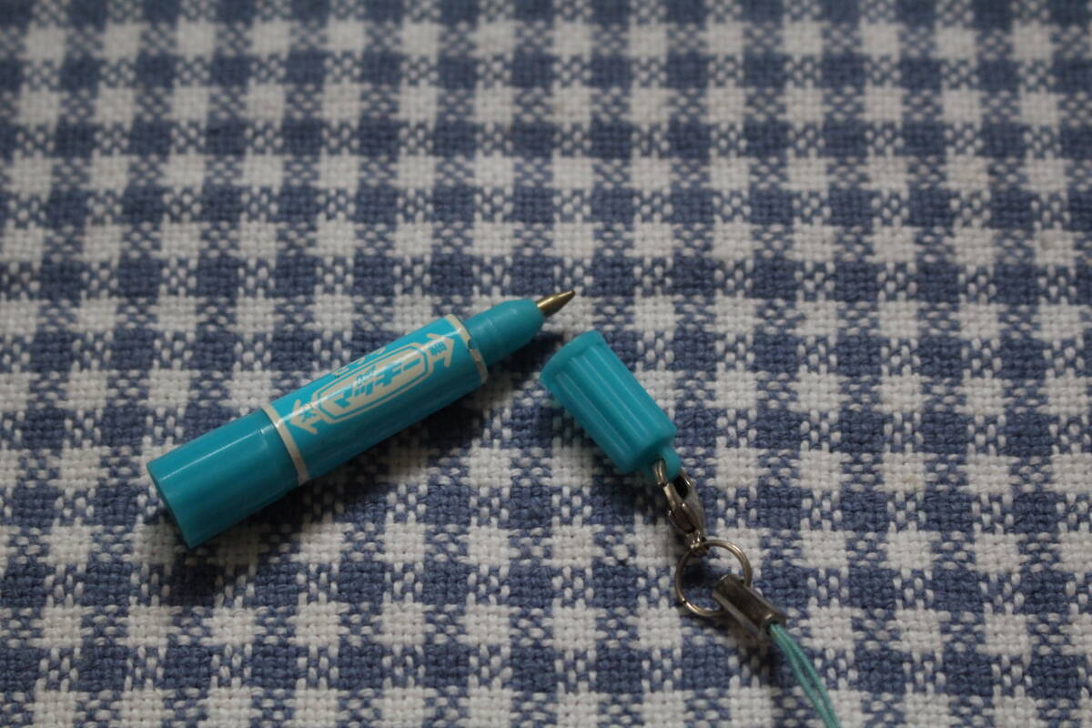 中古品 マッキー ミニチュア ストラップ付きボールペン 水色 zebra mckee ゼブラ_画像2
