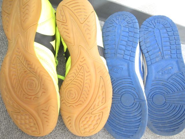 ★ナイキ ミズノ スニーカー こども用 運動靴 2足 22センチ_画像2
