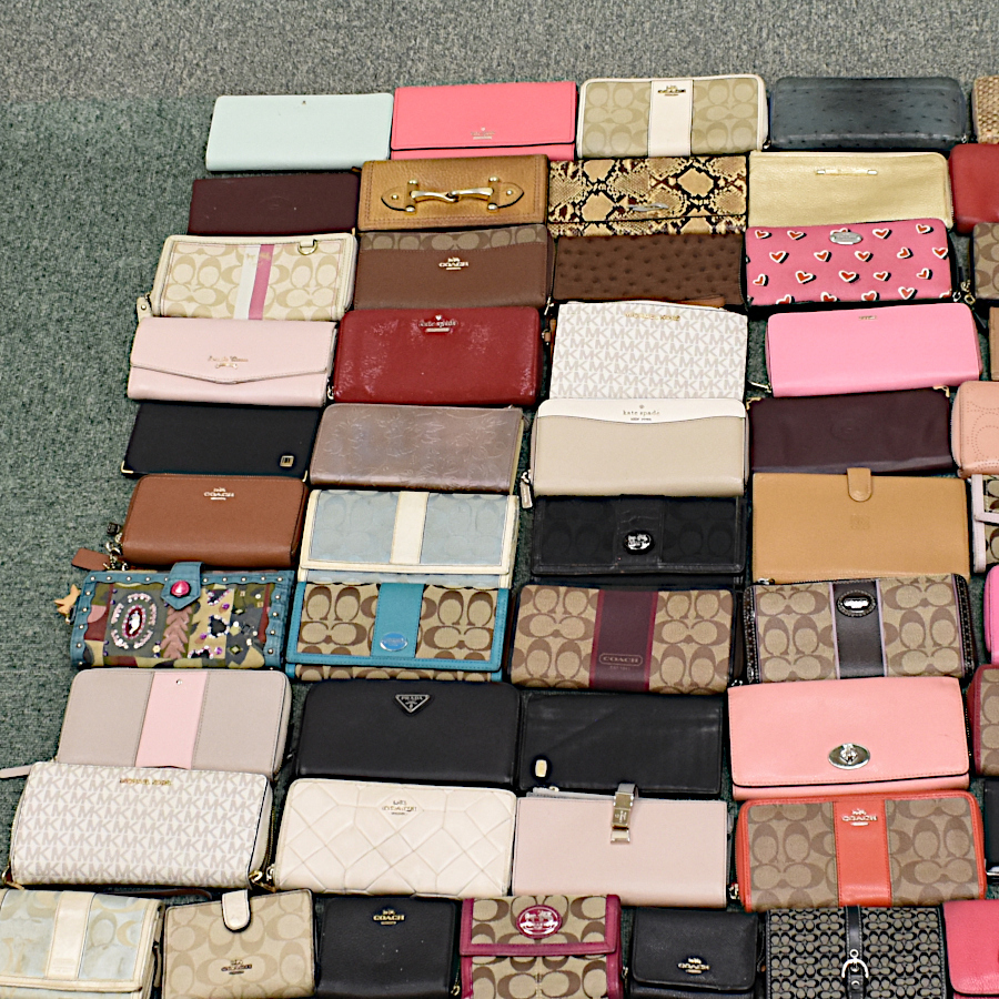 1円◆美品あり 約127點セット まとめ売り ルイヴィトン シャネル グッチ プラダ ディオール フェラガモ など 財布 小物◆E.Dss.zE-26