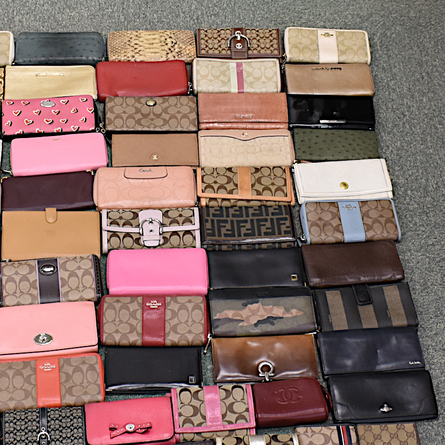 1円◆美品あり 約127點セット まとめ売り ルイヴィトン シャネル グッチ プラダ ディオール フェラガモ など 財布 小物◆E.Dss.zE-26