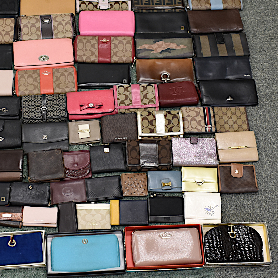 1円◆美品あり 約127點セット まとめ売り ルイヴィトン シャネル グッチ プラダ ディオール フェラガモ など 財布 小物◆E.Dss.zE-26