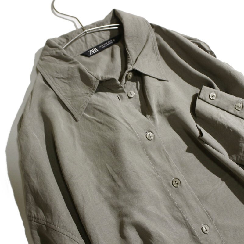ZARA ザラ 合物 落ち感 とろみ ゆったり レーヨン ビッグ 長袖 シャツ M カーキ グリーン 緑 ロングシャツ モロッコ製 カジュアル_画像2