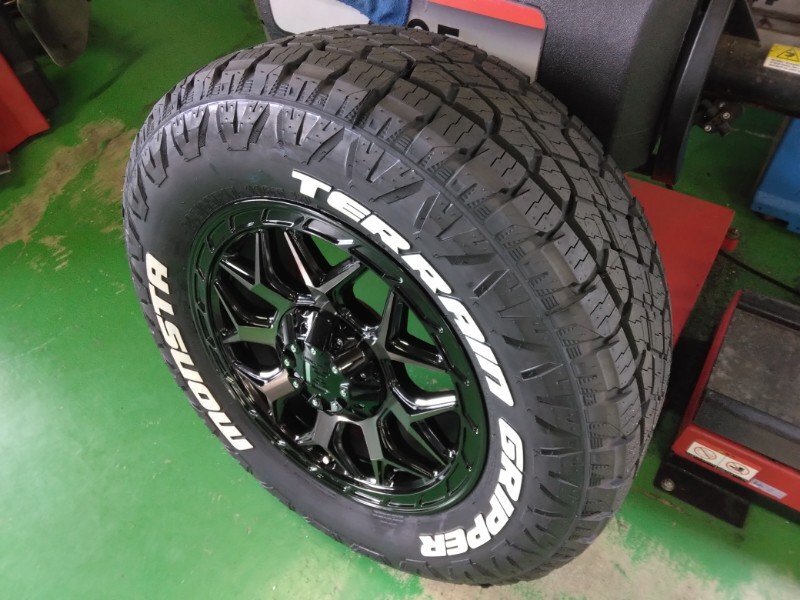 新品 ランクル300 ランクル250 夏タイヤホイールセット モンスタ タイヤ テレーングリッパー 265/70R17 285/70R17 17インチ InFerno_画像6