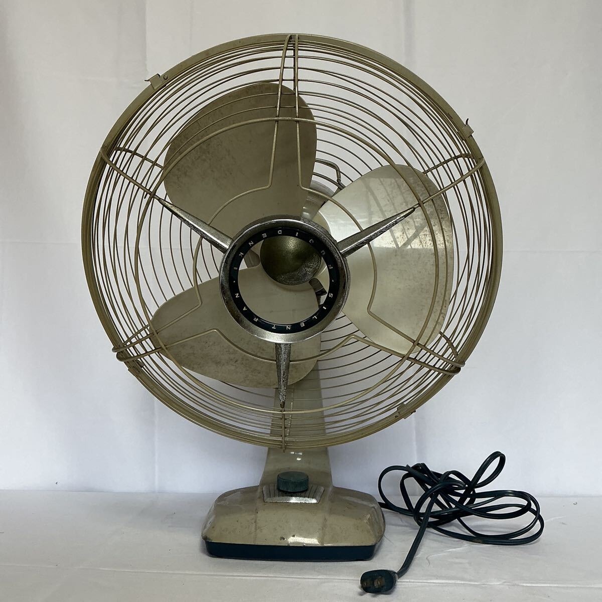 C113 富士電機 昭和レトロ レトロ扇風機 FUJI SILENT FAN FTS 3061 size30センチ 当時物