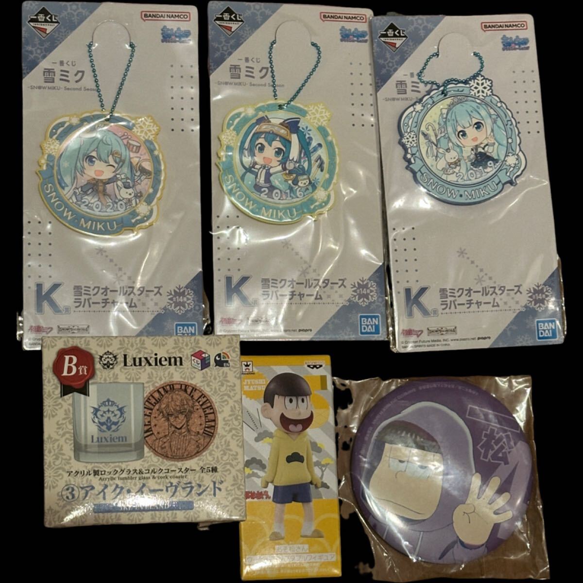一番くじ等 景品 アミューズメント グッズまとめて ワンピース おそ松さん スパイファミリー ワンピース ライター 雪ミク ポケモン等_画像4
