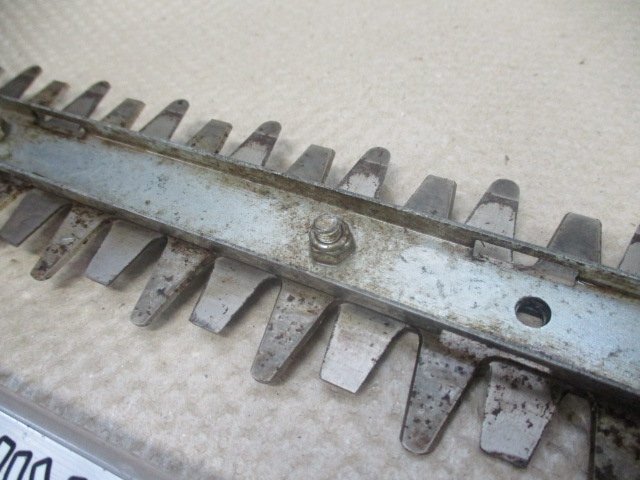 中古品　マキタ　300ｍｍ生垣バリカン　MUH3002　（I-19）