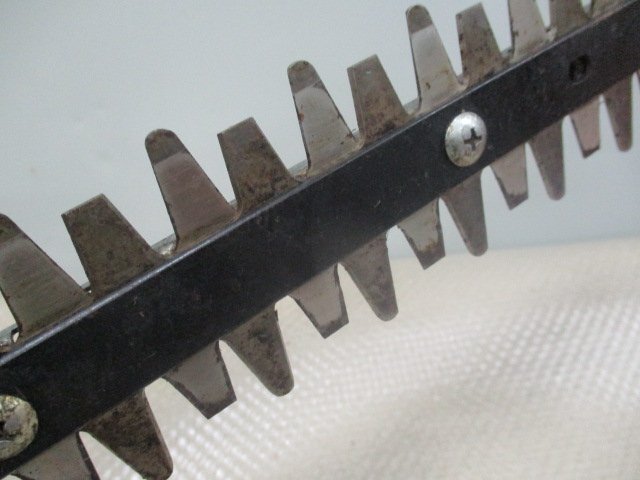 中古品　マキタ　300ｍｍ生垣バリカン　MUH3002?。↖-19）