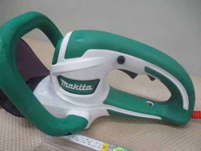 中古品　マキタ　300ｍｍ生垣バリカン　MUH3002　（I-19）