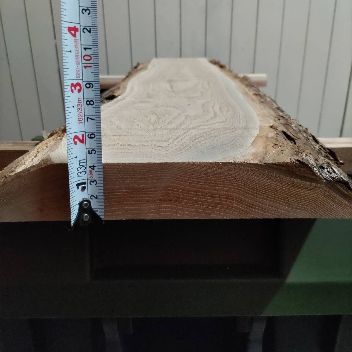 栗（E）栗の木 クリ 一枚板 長1000 幅300 厚40 未乾燥 未加工 粗挽き 無垢 天然木 耳付き板 花台 天板 テーブル板 店舗看板 DIY_画像6