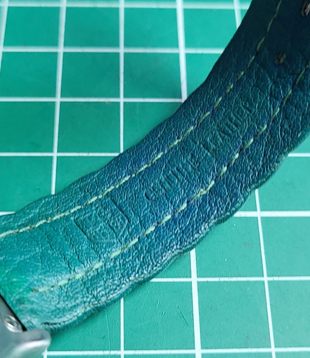 タグホイヤー　メンズ　Automatic　稼働　ジャストデイト　緑文字盤　純正ベルト　純正尾錠　金パーツ無しのためジャンク品._画像7