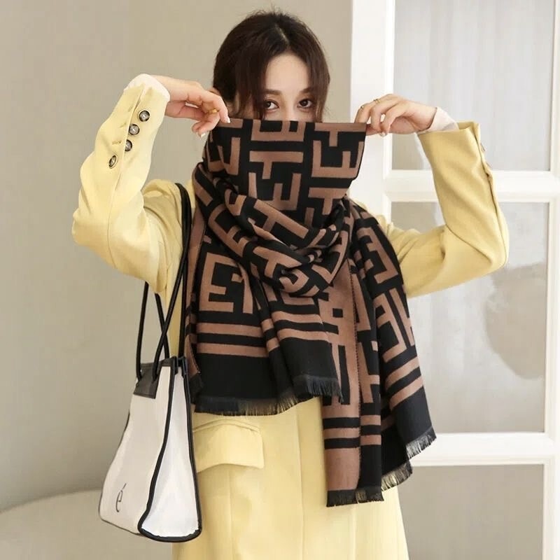韓国ファッション　新品 ロゴ 黒　ブラウン ショール スカーフ マフラー ストール もふもふ　カシミヤタッチ　レディース　暖かい_画像7