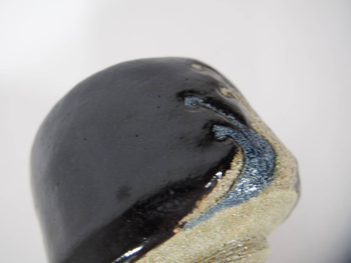 春峰銘　　黒楽　　波の絵　　抹茶茶碗　　在銘　　　　茶道具　　25　919－49