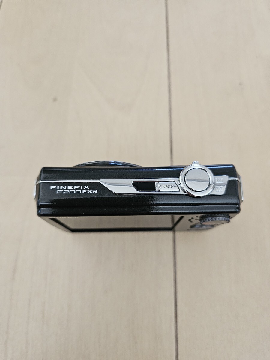 中古　FUJIFILM FinePix F200EXR コンパクトデジタルカメラ