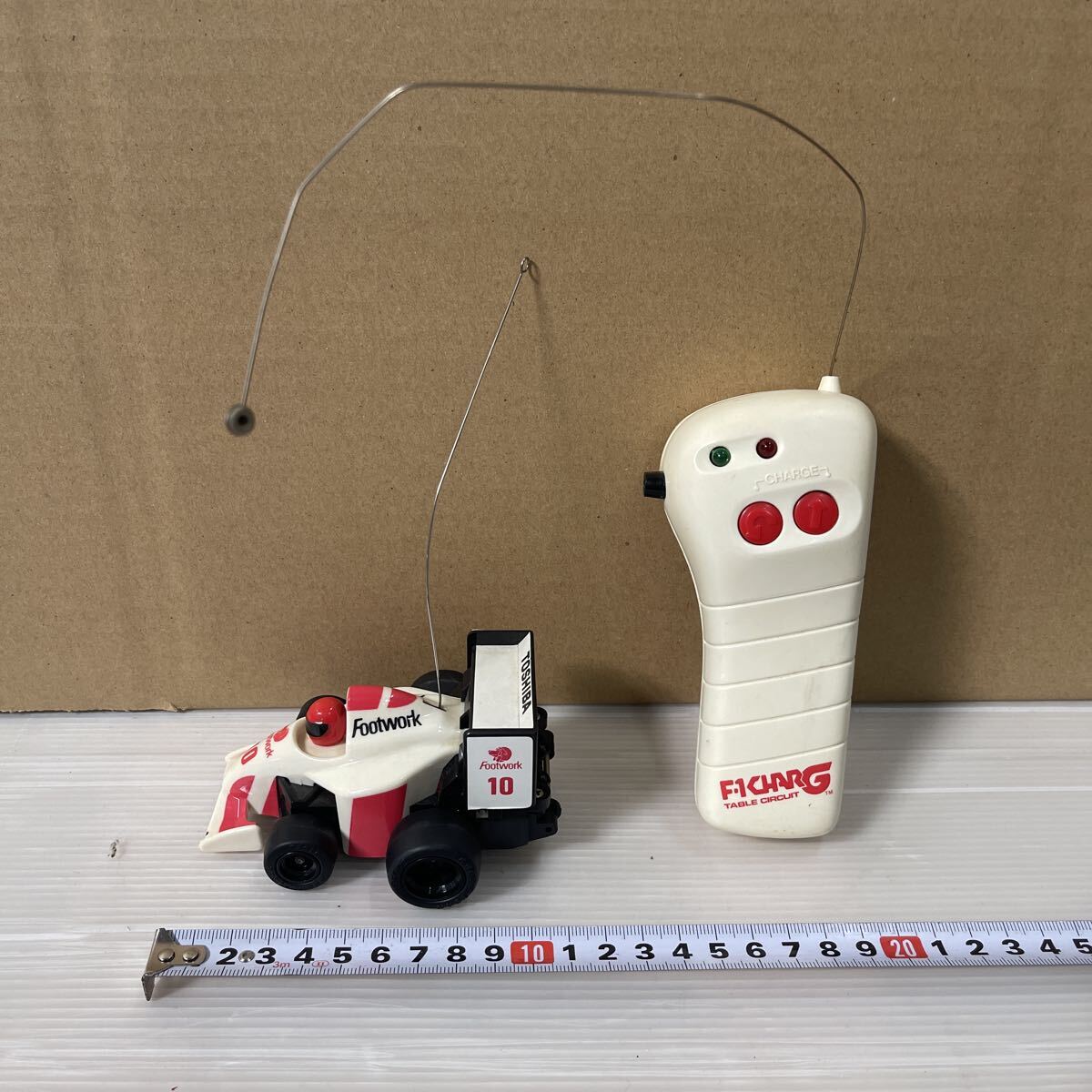 TOMYテーブルサーキット F-1チャージ 説明書無し 動きません ジャンク品 修理できる方 インテリア 置物に
