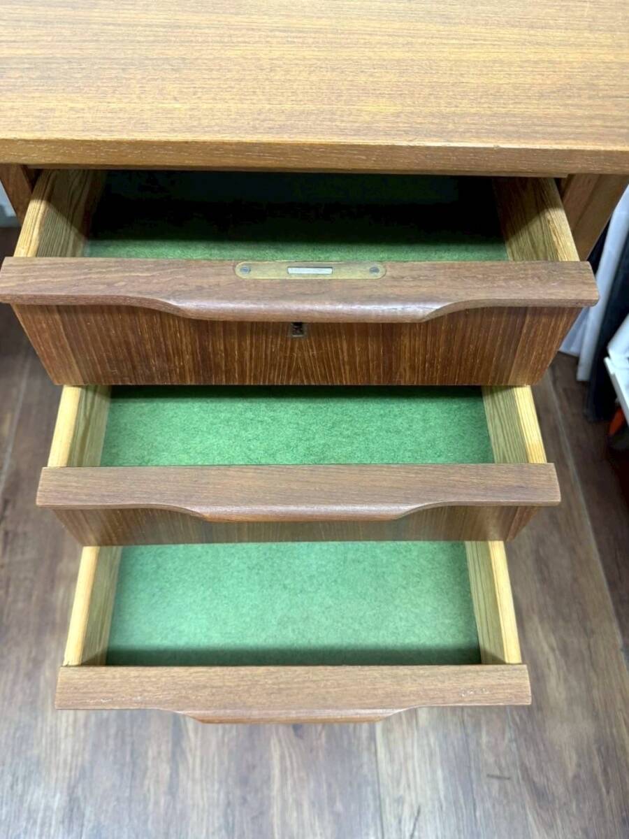 ○[デンマーク製 ミッドセンチュリー] Ejsing Mobelfabrik デスク 机 家具 北欧 ヴィンテージ 天然木 ビンテージ モダン 書斎 引き出し6個_画像5