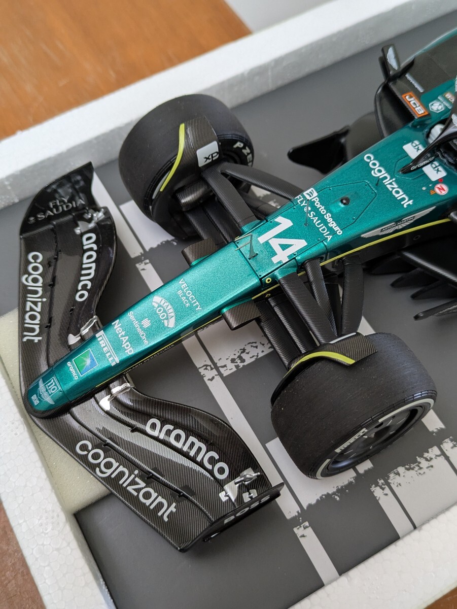 ☆新品美品！PMA 1/18 ASTON MARTIN ARAMCO COGNIZANT FORMULA ONE TEAM AMR23 サウジアラビア GP 2023 #14 F.ALONSO 3rd PLACE ☆_画像3