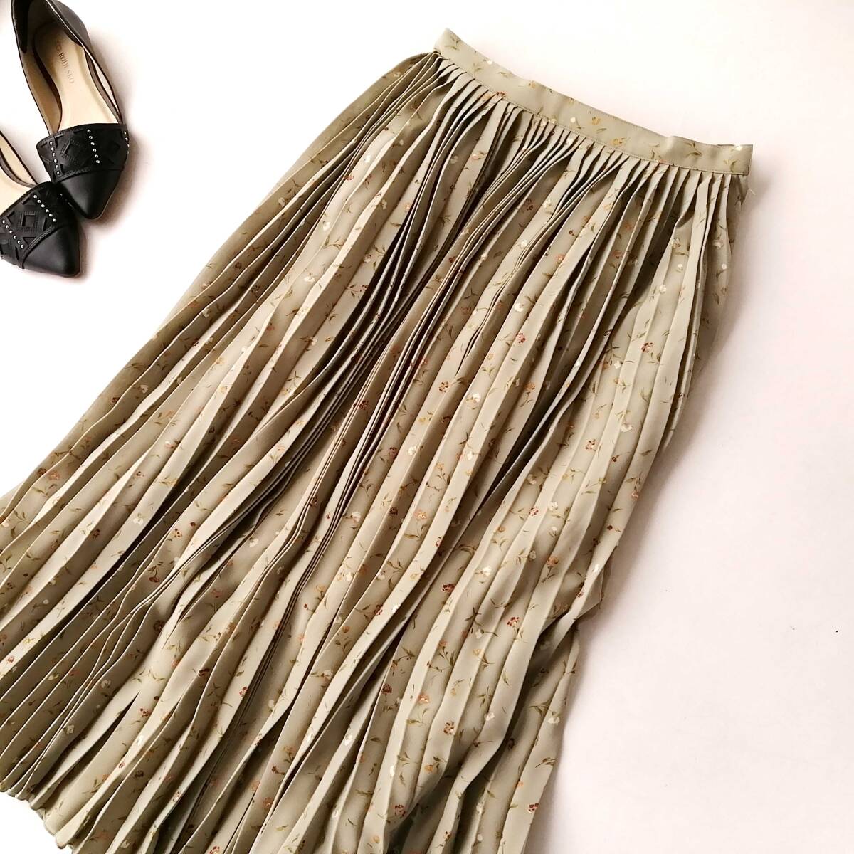 レディース♪小花柄 ロングスカート プリーツスカート Mサイズ 250925np【4点同梱で送料無料】_画像1
