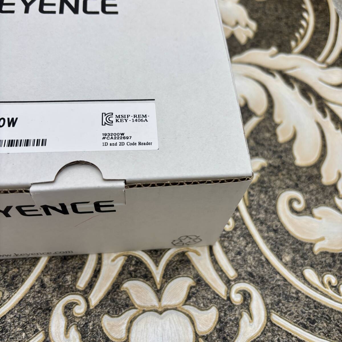 未使用 KEYENCE キーエンス SR-2000W 1D/2Dコードリーダ 超広視野タイプ Ethernetケーブル 配電用品_画像3