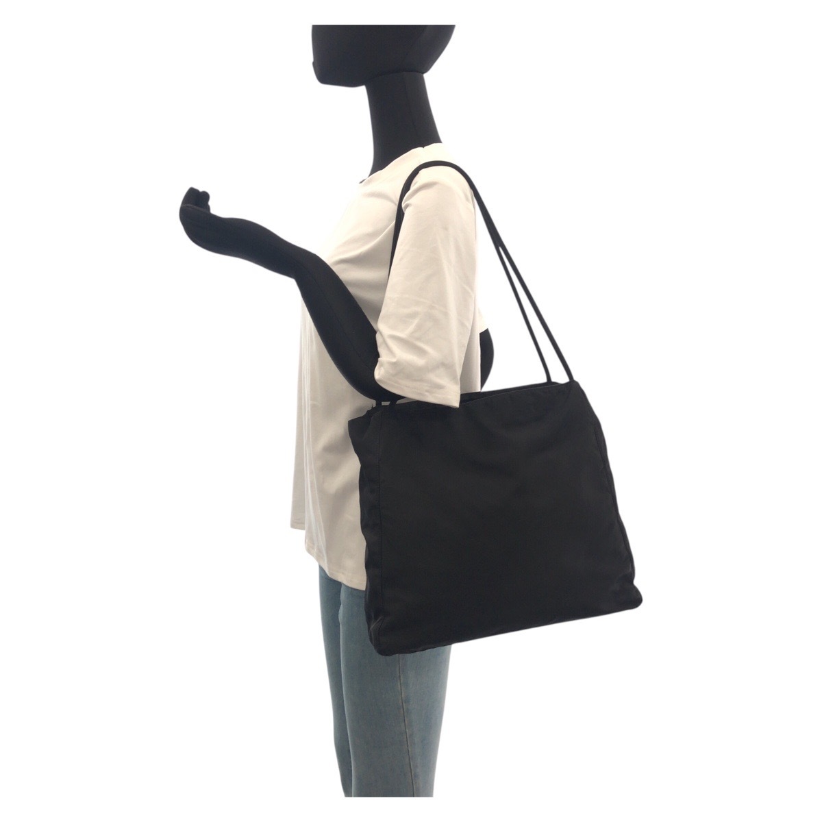 PRADA Prada te Hsu to треугольник Logo plate черный чёрный серебряный металлические принадлежности нейлон большая сумка сумка на плечо женский 504475