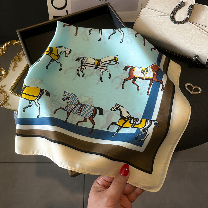 【C-238】新品 レディース 正方形70cm スカーフ巻き方 首元 おしゃれ 飾り 春夏 シルク調 ストールバックスカーフ_画像3