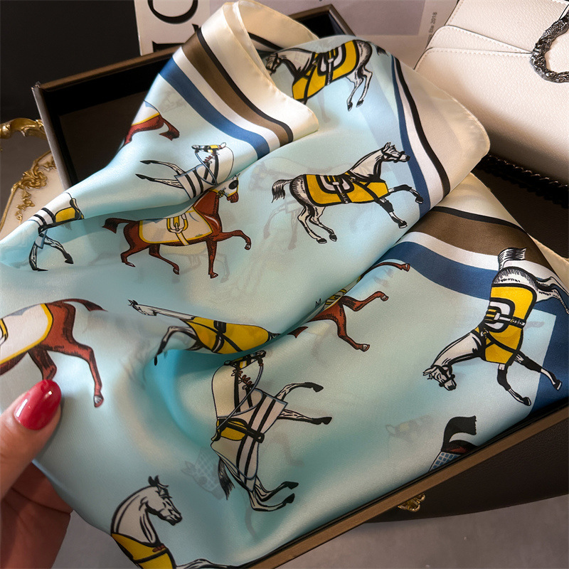 【C-238】新品 レディース 正方形70cm スカーフ巻き方 首元 おしゃれ 飾り 春夏 シルク調 ストールバックスカーフ_画像5