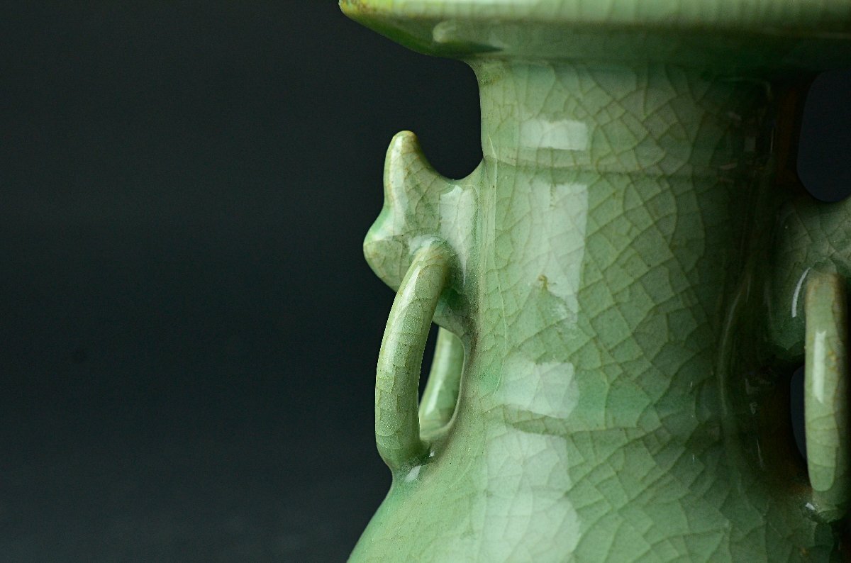 【YB】明代龍泉窯雙環(huán)耳瓶?七官青磁花瓶?桐箱付屬 ★中國古玩骨董25Y895-1