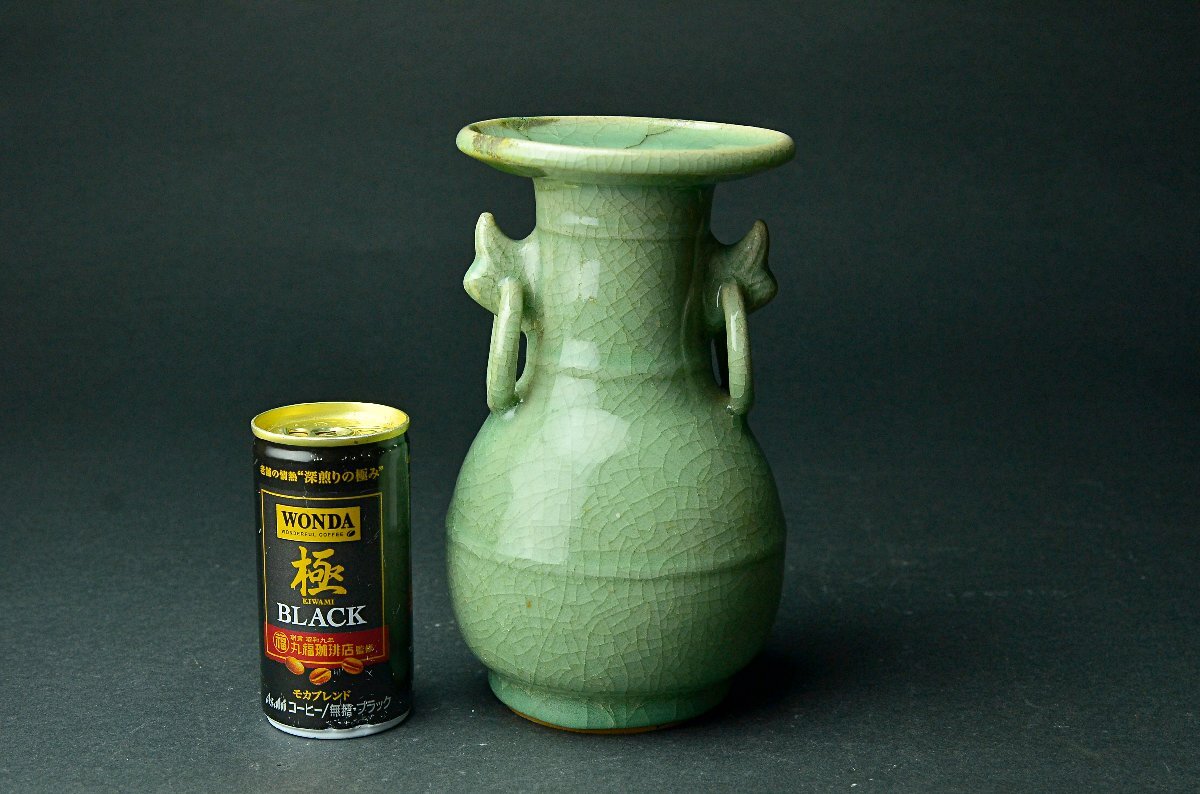 【YB】明代龍泉窯雙環(huán)耳瓶?七官青磁花瓶?桐箱付屬 ★中國古玩骨董25Y895-1