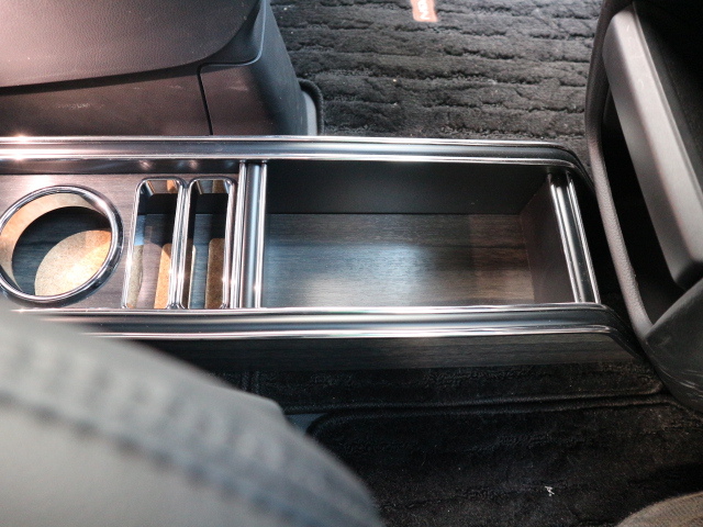 22色から選べる フロントセンターカップホルダー　RP6系ステップワゴン（22/5～）_画像2