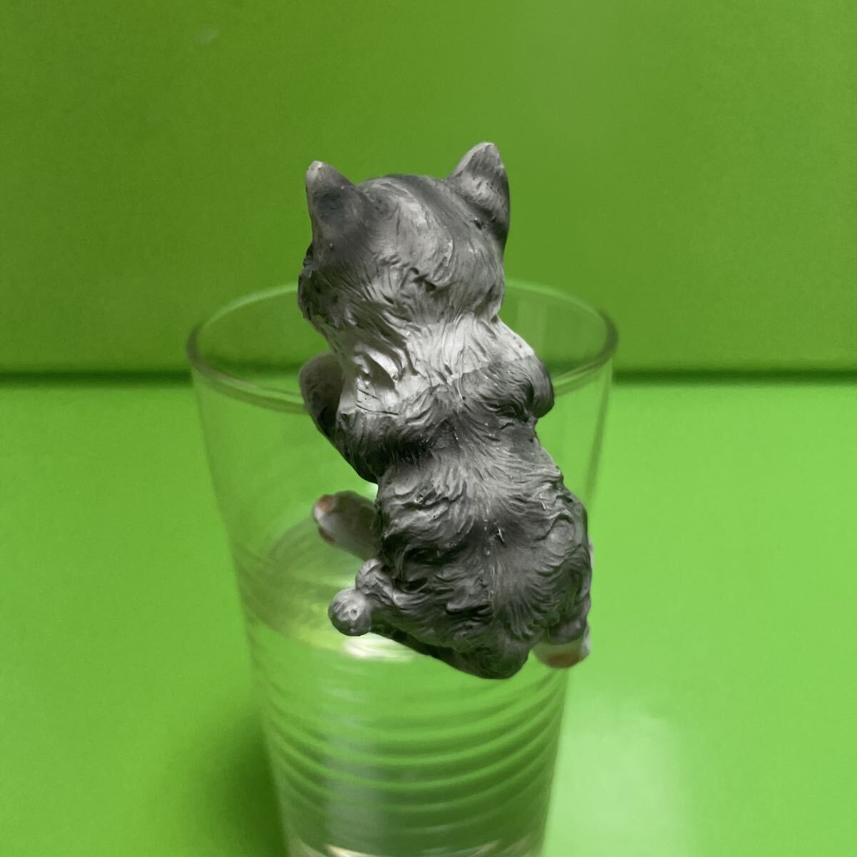 グラス コップのフチに乗る猫 置物【定形外送料140円】フチネコ オブジェ B_画像4