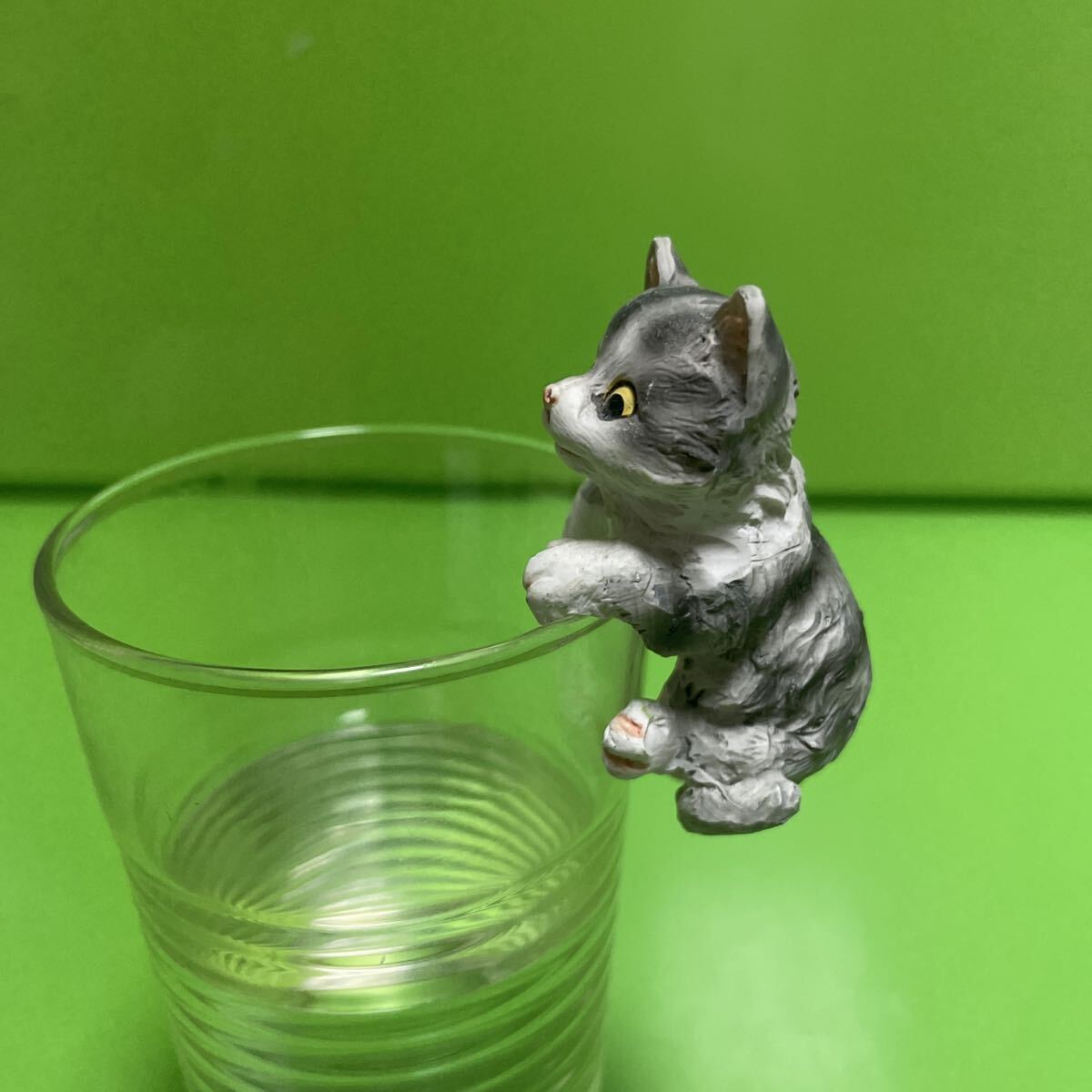 グラス コップのフチに乗る猫 置物【定形外送料140円】フチネコ オブジェ B_画像5