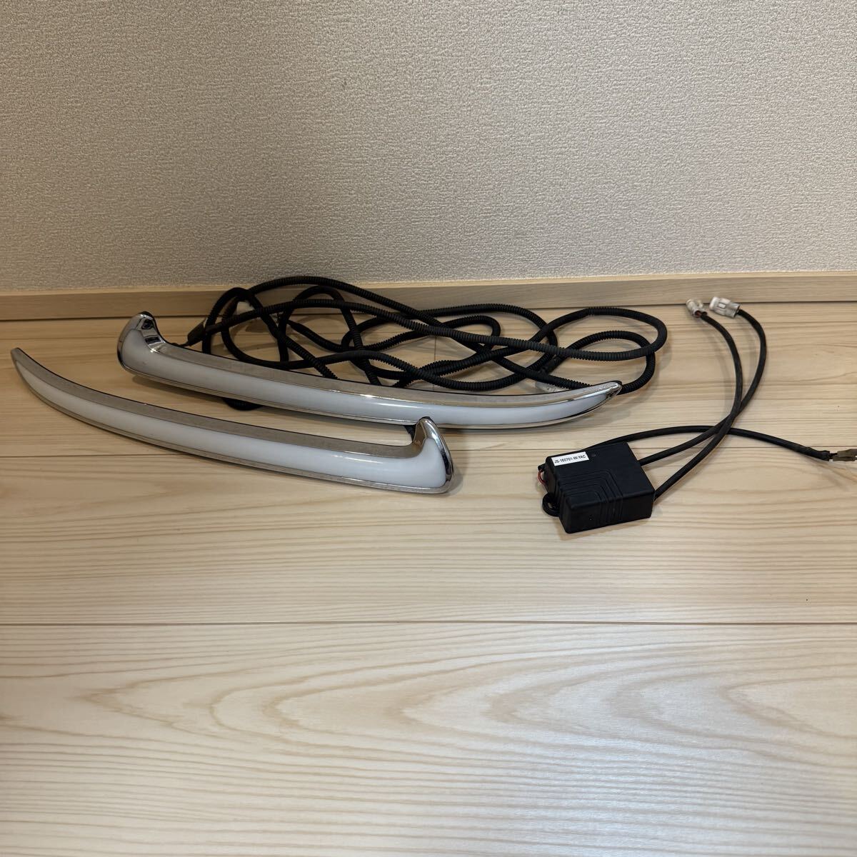 日野グランドプロフィア☆LEDヘッドライトガーニッシュ 左右セット☆ホワイト☆槌谷ヤック